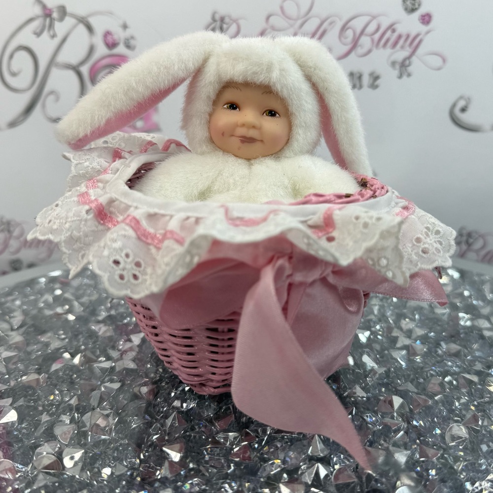 Anne geddes Bunny Hooded Baby Doll in Pink Wicker Basket bunnie cute rare